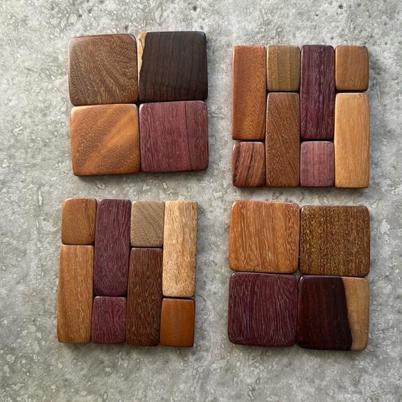 Set of 4 teak coasters. - Picture 1 of 5